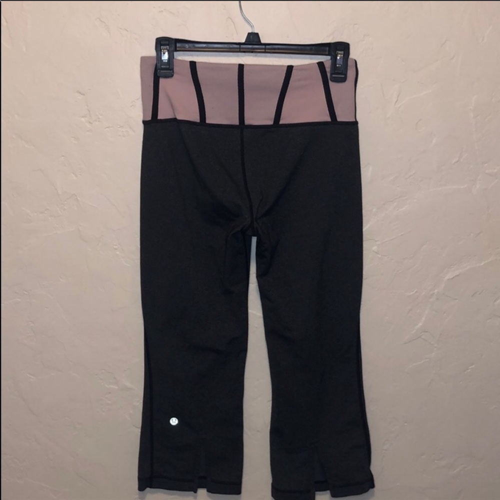 SOLD Lululemon Grey Yoga Capri Pants Pink Band Size 6 - Picture 4 of 6